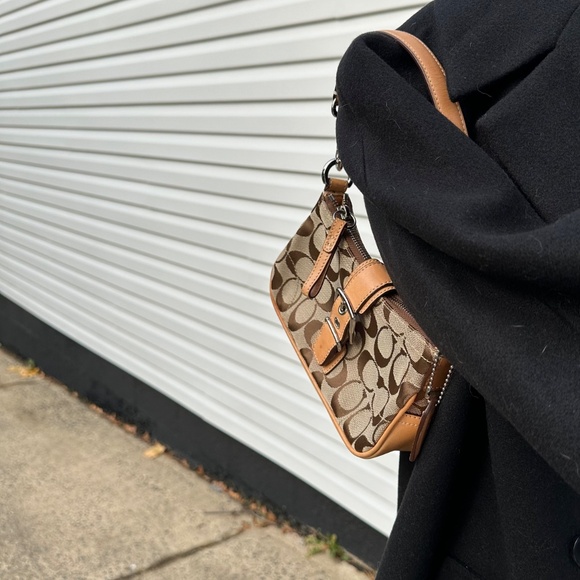 Coach Y2K Mini Soho Buckle Bag (E3U-6362) - Picture 14 of 15